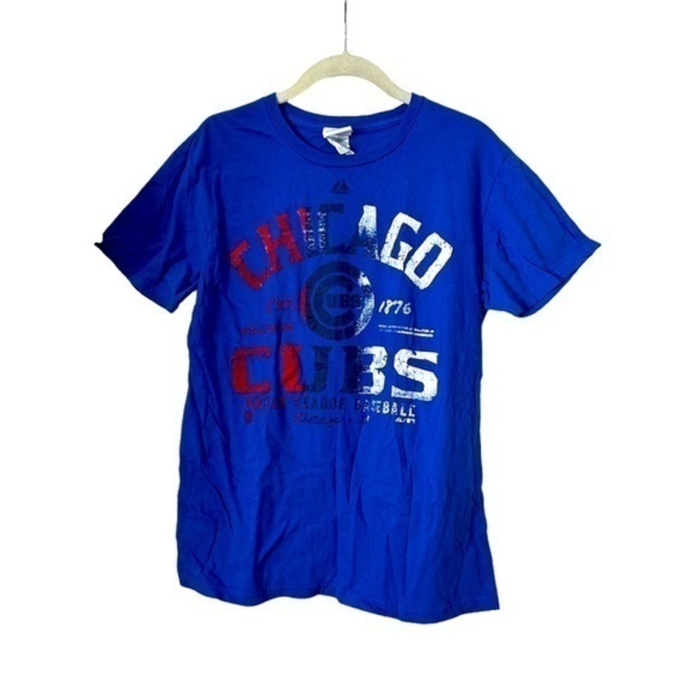 Chicago Cubs short sleeve tee.